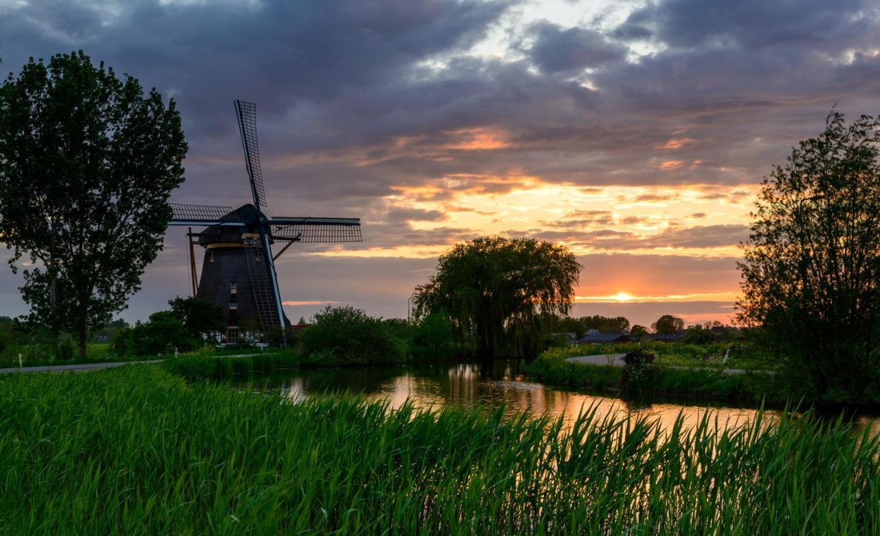 Mondriaanmolen, A Real Windmill Close To Amsterdam Абкауде Екстериор снимка